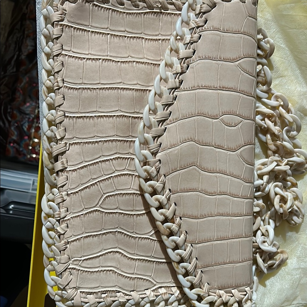 Elegant Cream Croc-Embossed Chain Bag